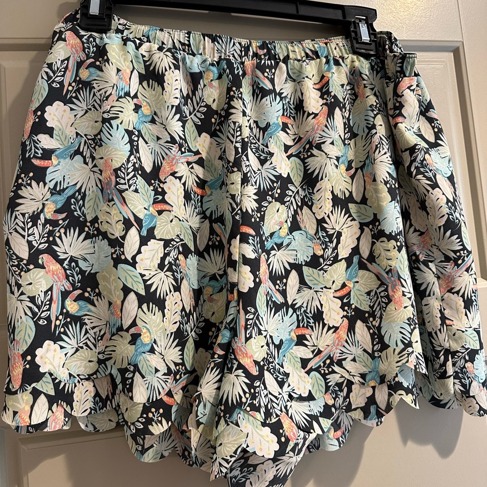 LC Lauren Conrad Black Floral Women Shorts